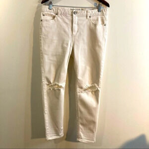 FREE PEOPLE  Sz 31 Boyfriend Style Distressed Jeans